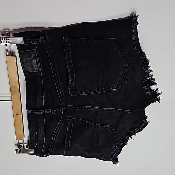 American Eagle next level stretch size 4 black high rise jean shorts - Picture 3 of 8